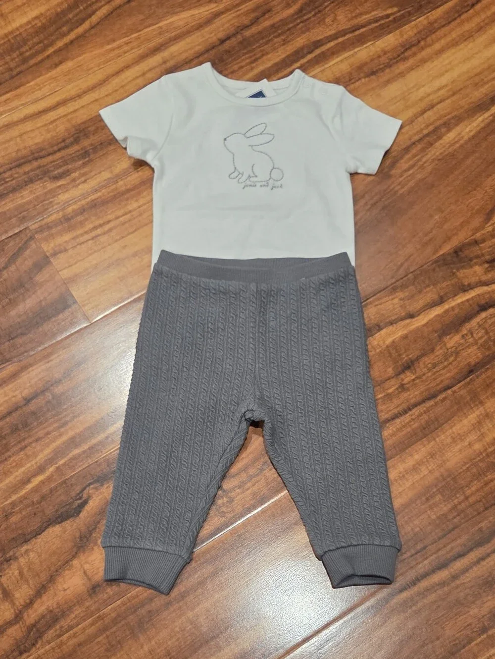 Janie and Jack NWT 6-12 Months Bunny Bodysuit, Pants and Socks